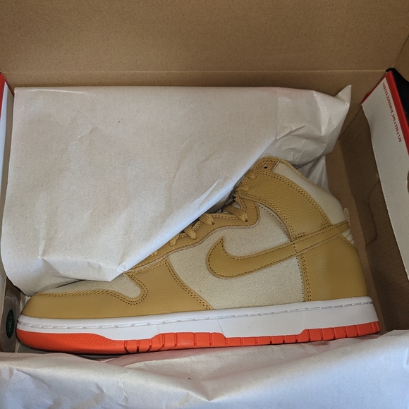 Nike High Dunk Wheat Gold & Safety Orange New In Box - Picture 2 of 3